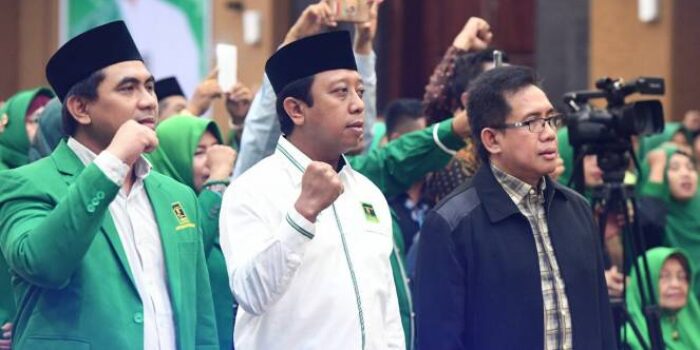 ketua-umum-dpp-ppp-romahurmuziy-tengah-min