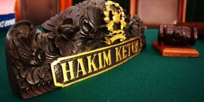Plakat hakim ketua